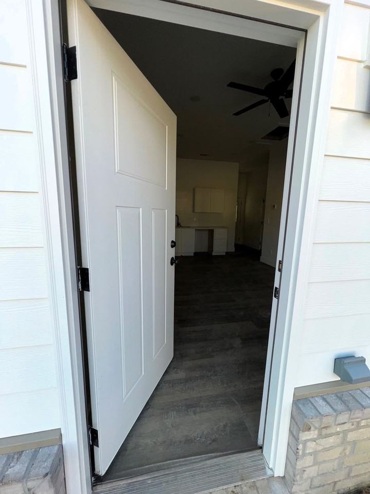 12TH STREET TOWNHOMES OF FAYETTEVILLE LLC - Photo 3 of 30