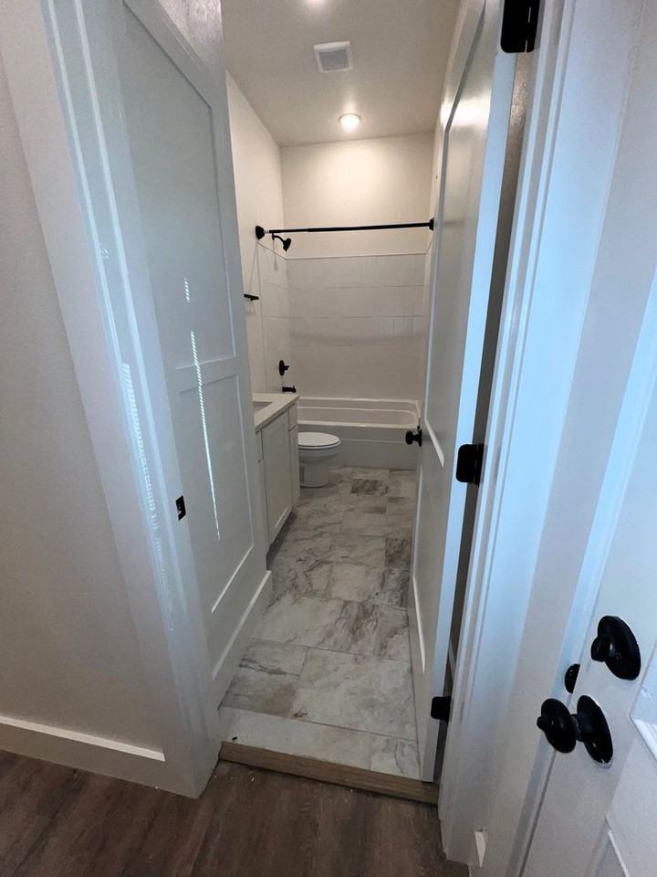 12TH STREET TOWNHOMES OF FAYETTEVILLE LLC - Photo 7 of 30