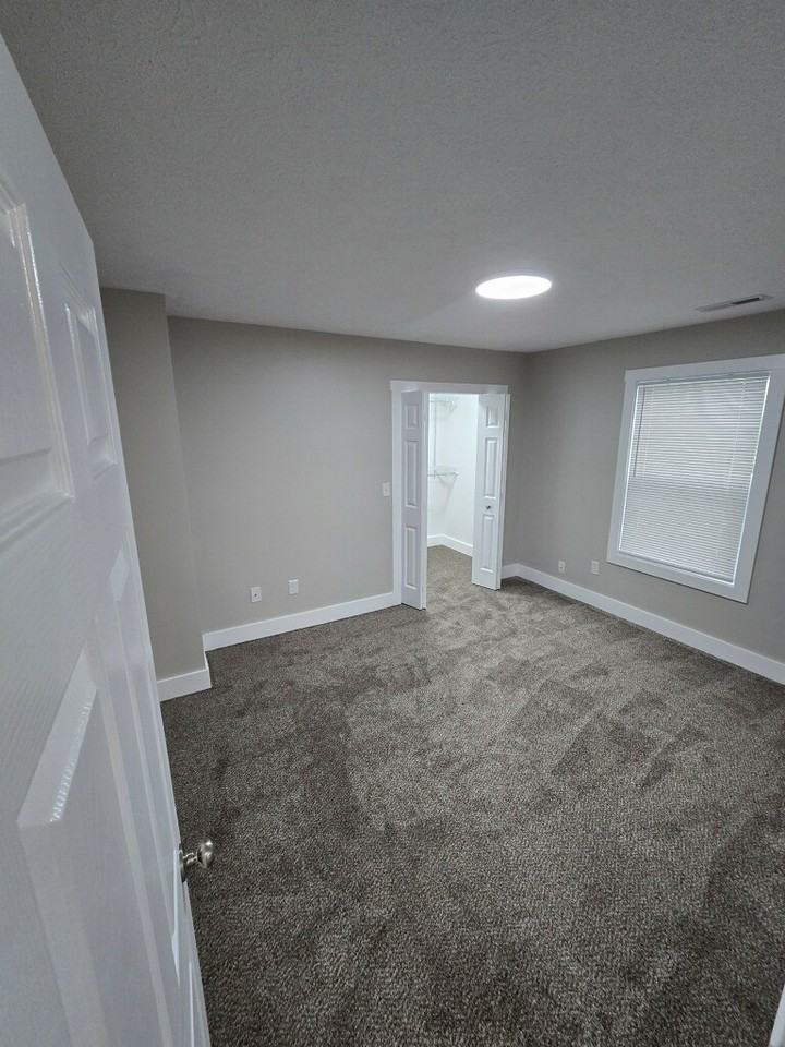 2497 Zircon St Ne #2497 - Photo 4 of 8