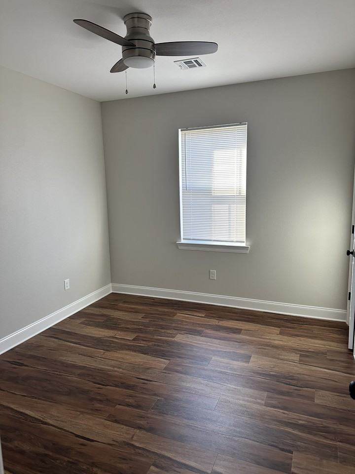 8704 Pritchard Pl #NA - Photo 4 of 18