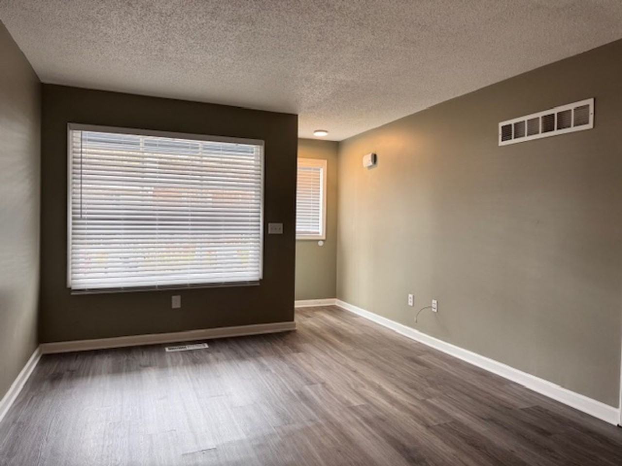 1050 Sand Wedge Cir Nw - Photo 3 of 19