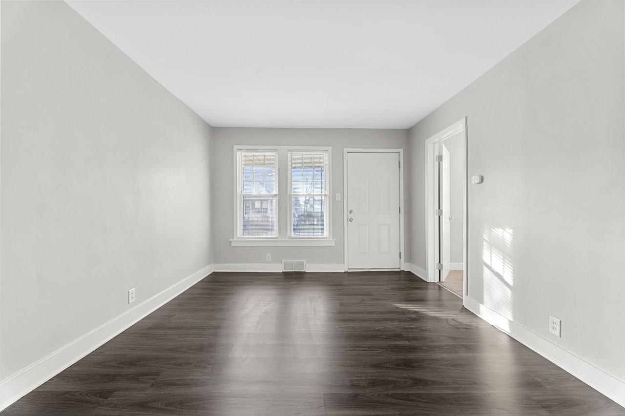 1847 8th St #1 - Photo 4 of 12