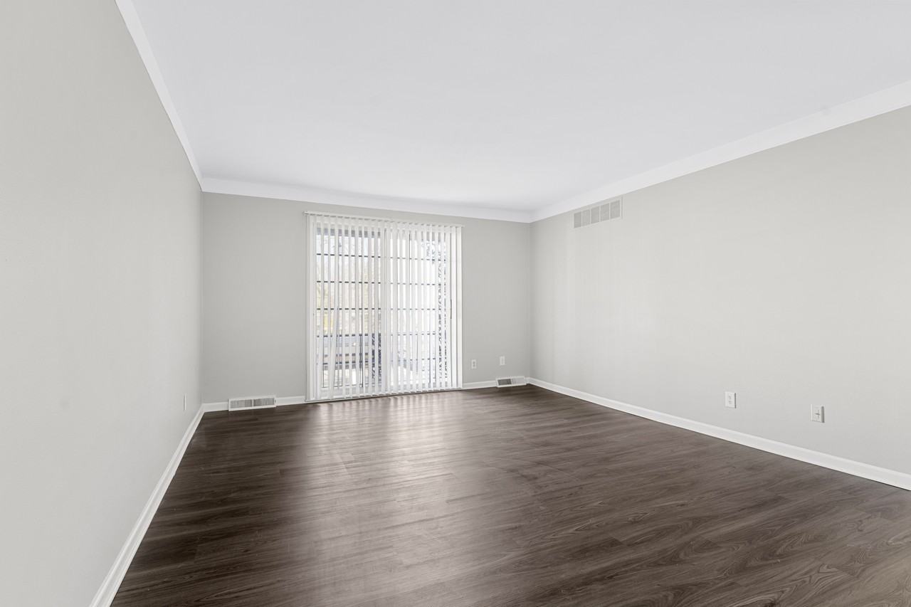 24360 E River Rd #30 - Photo 5 of 12