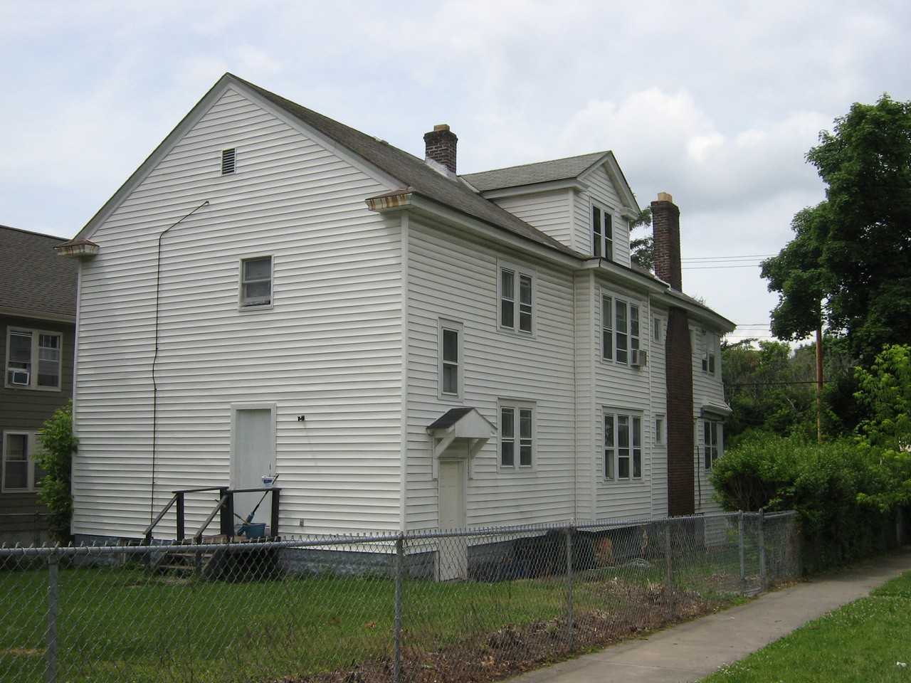 1528 Teall Ave #1 - Photo 2 of 9