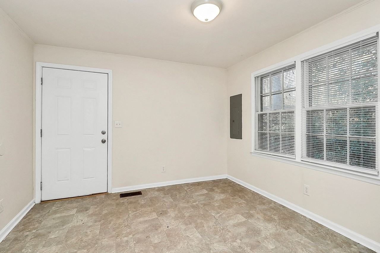 5325 Cold Harbor Dr - Photo 7 of 19