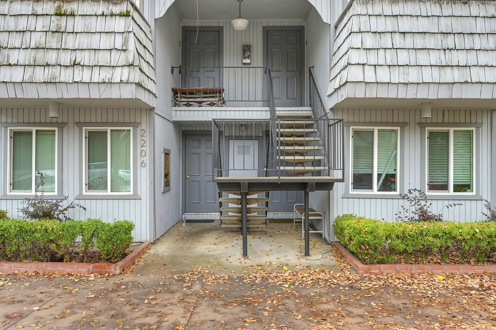 2206 I St #4 - Photo 2 of 28