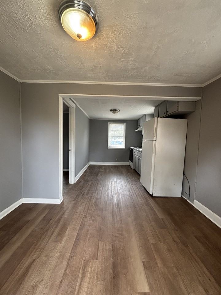 108A Pitt St #1 - Photo 2 of 11