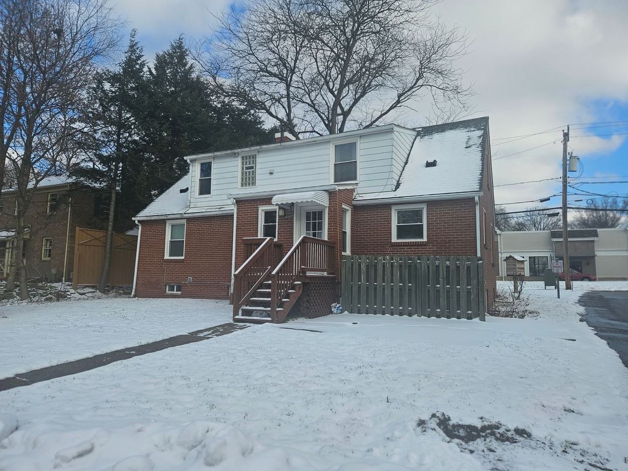 120 Luther Ave - Photo 2 of 24