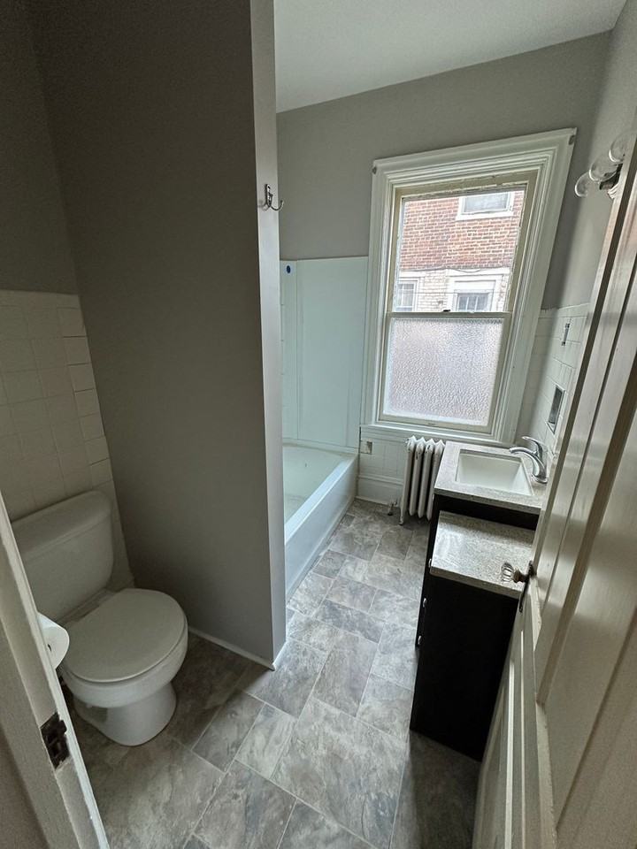 114 S West St - Photo 5 of 9