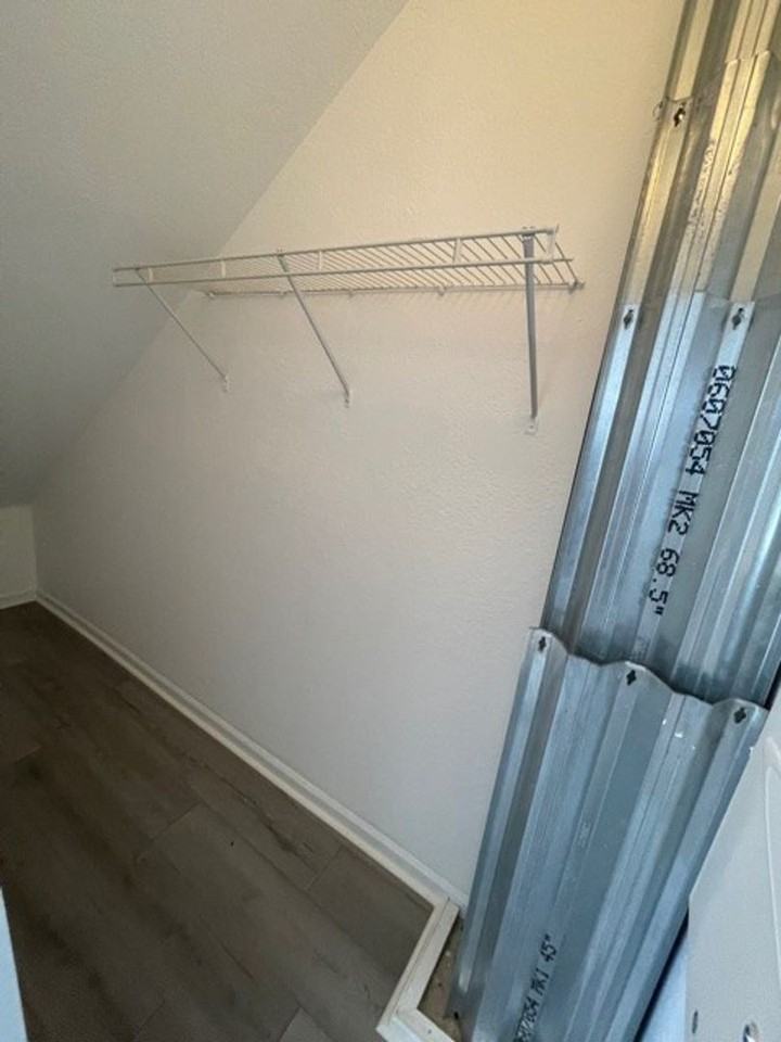 1979 Freeport Ln - Photo 3 of 14