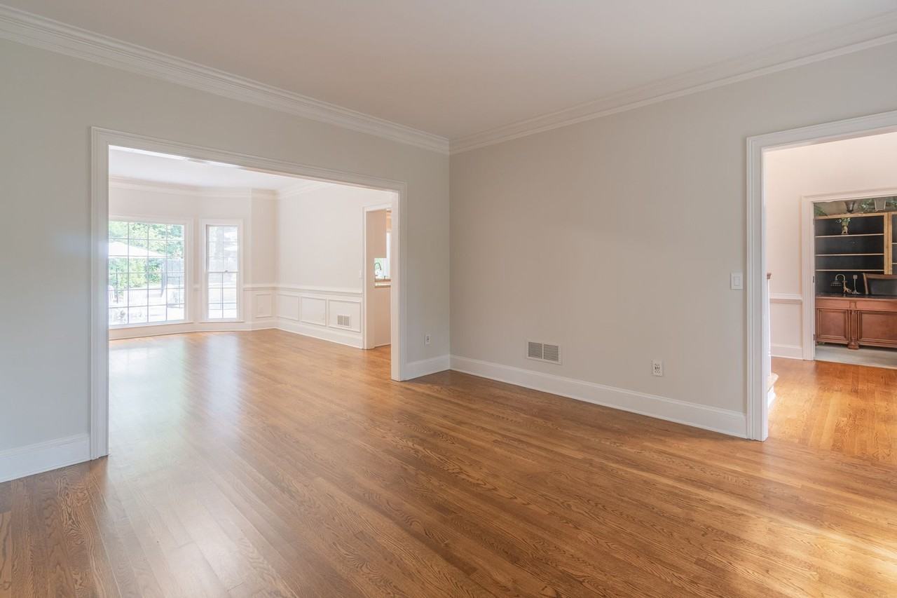 530 Saddlebrook Dr - Photo 2 of 50