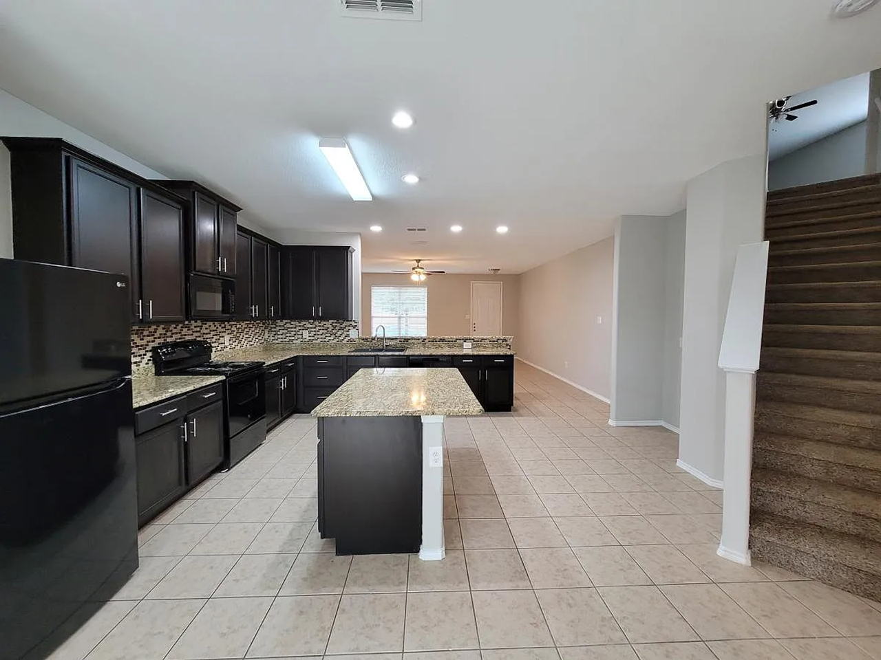 2200 Loreto Dr - Photo 2 of 13