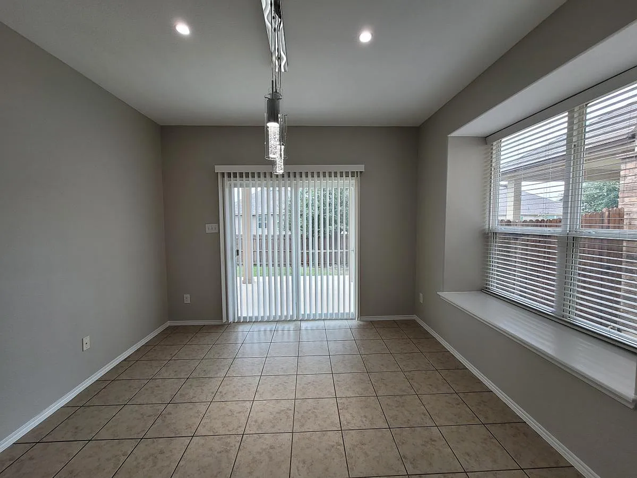 2200 Loreto Dr - Photo 5 of 13