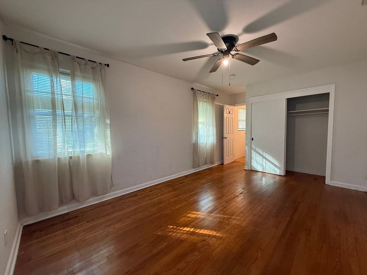 542 S Seneca Blvd - Photo 4 of 25