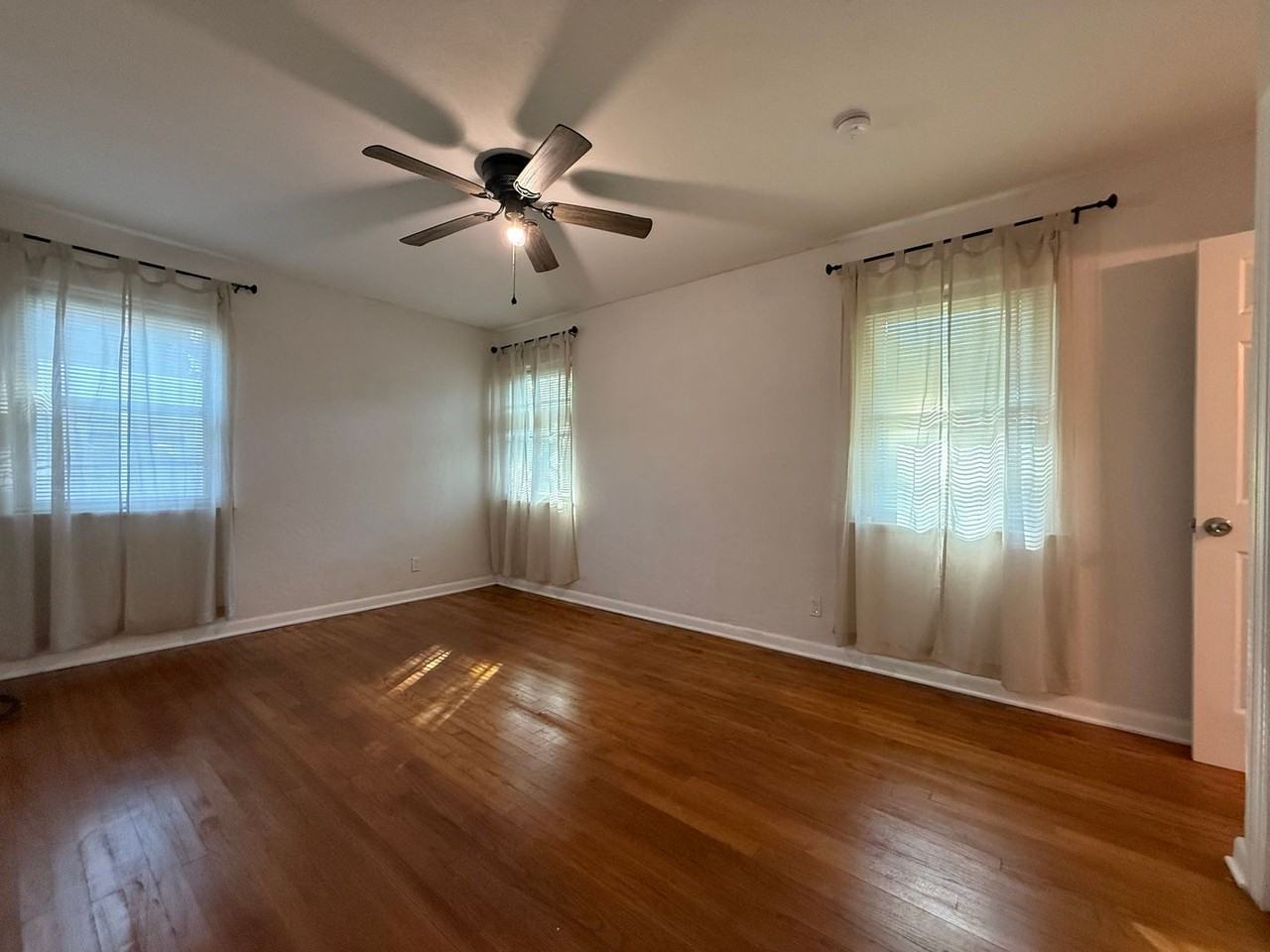 542 S Seneca Blvd - Photo 6 of 25