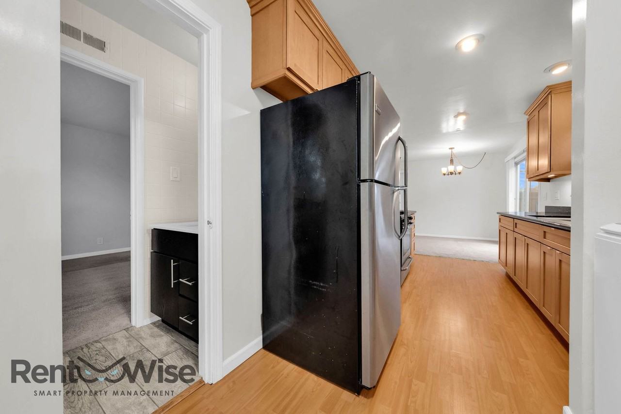 2406 Kehoe Ave - Photo 6 of 45