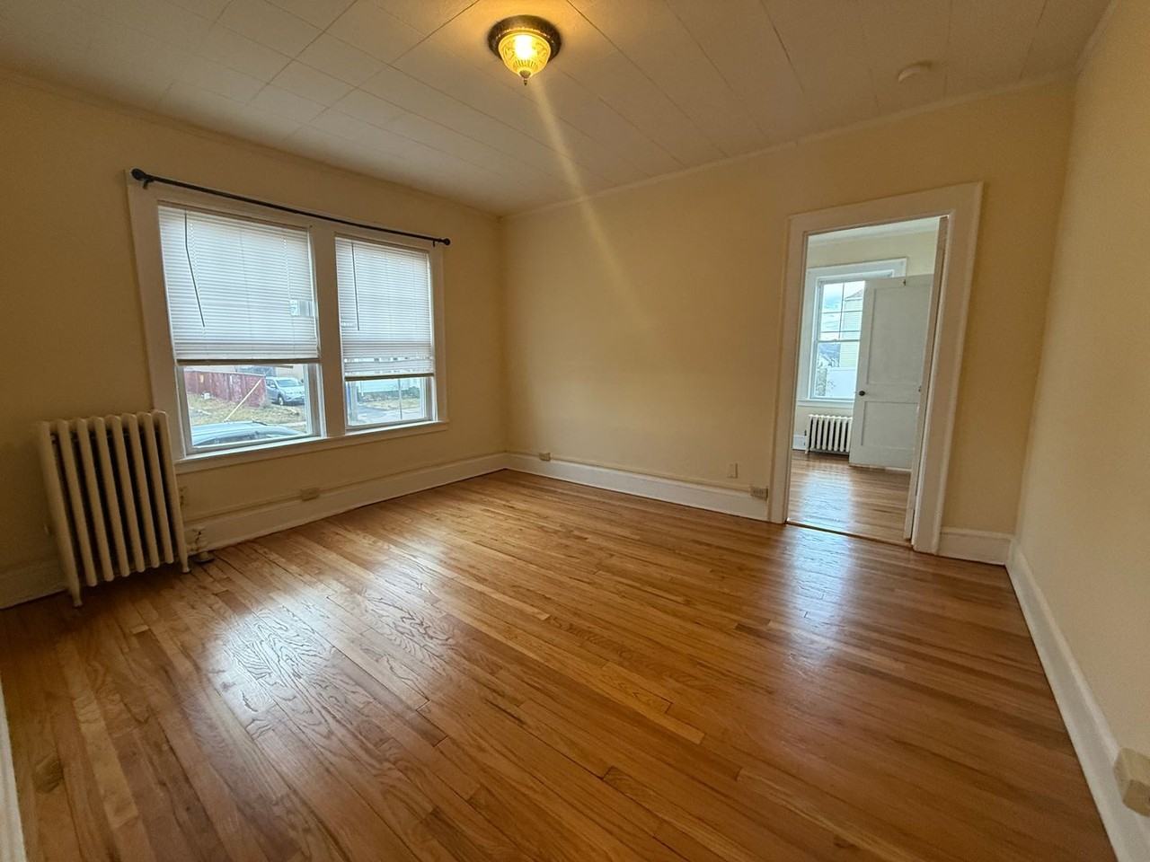 851 Wethersfield Ave - Photo 7 of 11