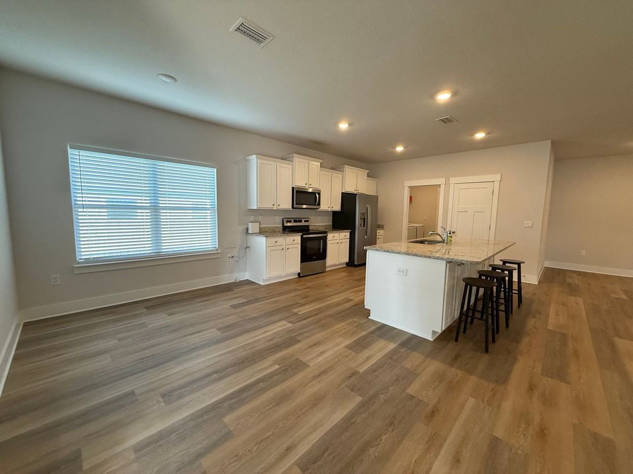 10621 Davenport Loop - Photo 6 of 30