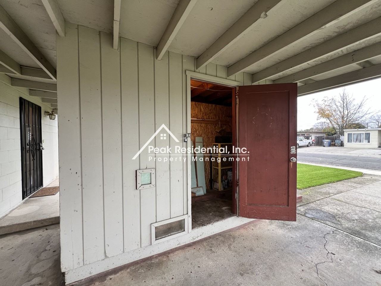 5920 35th Ave - Photo 3 of 21