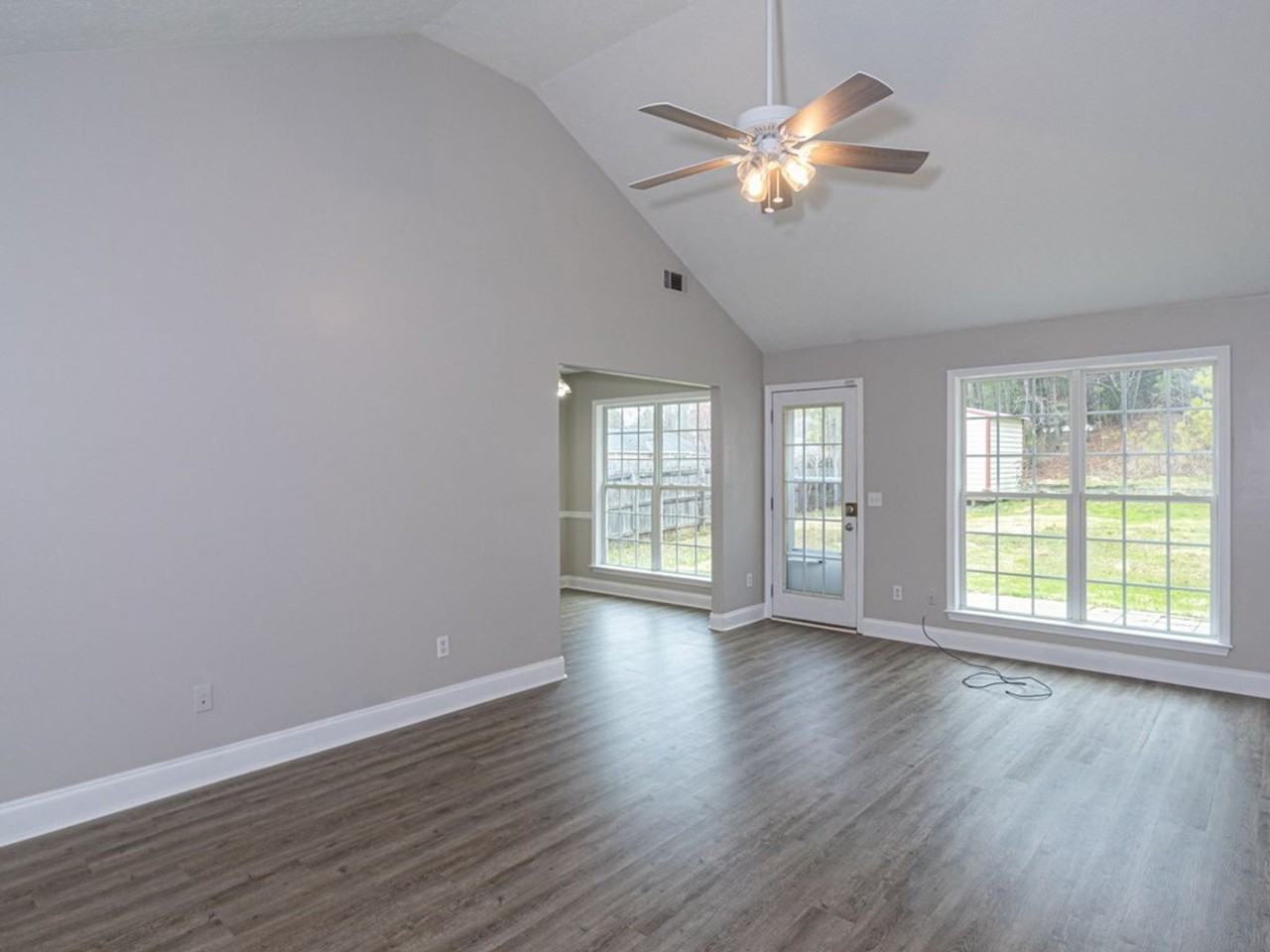 5813 Gleneden Dr - Photo 5 of 23