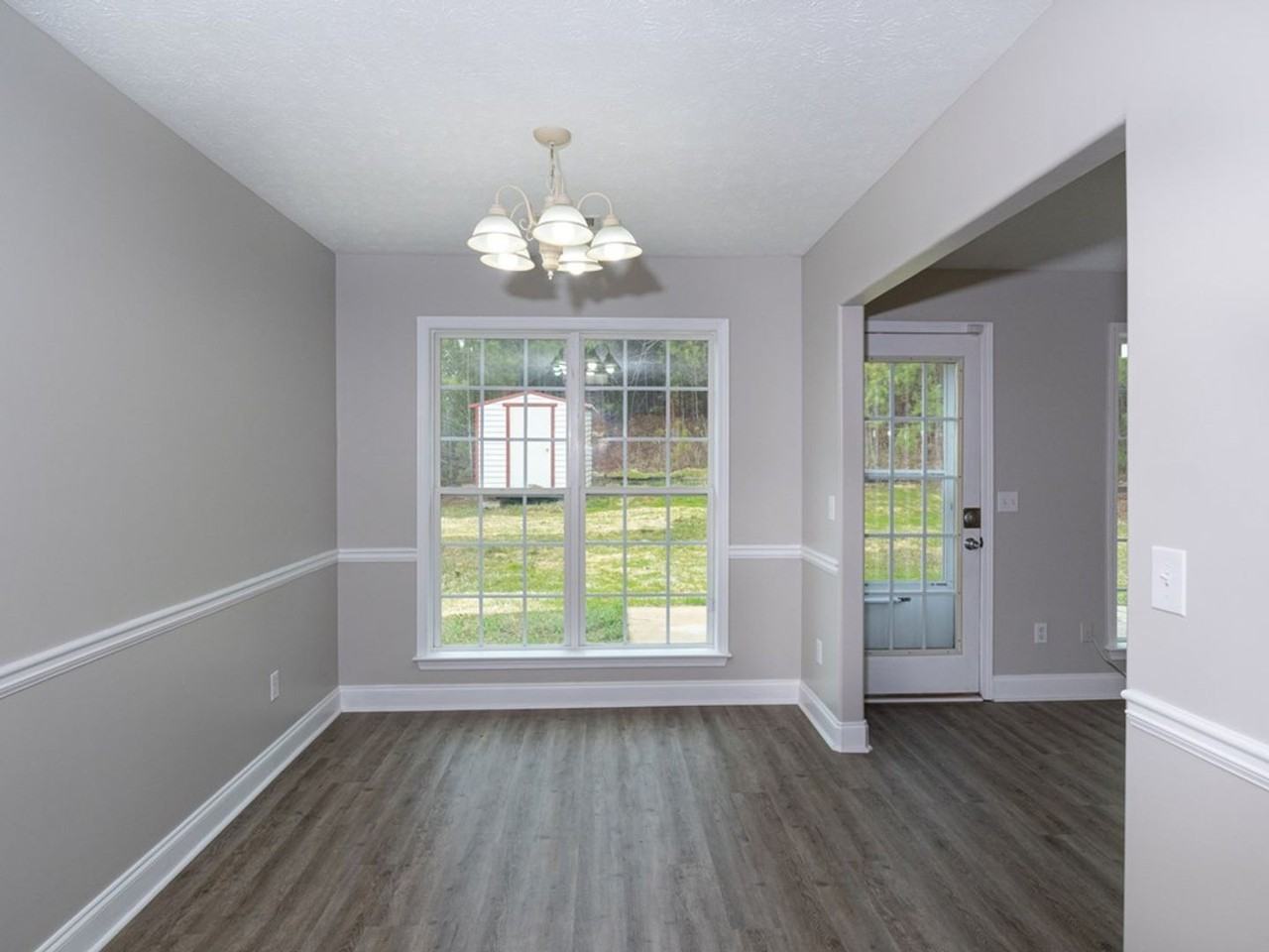 5813 Gleneden Dr - Photo 6 of 23