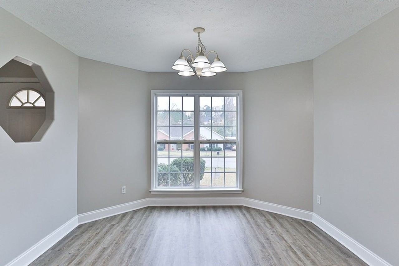 5813 Gleneden Dr - Photo 7 of 23