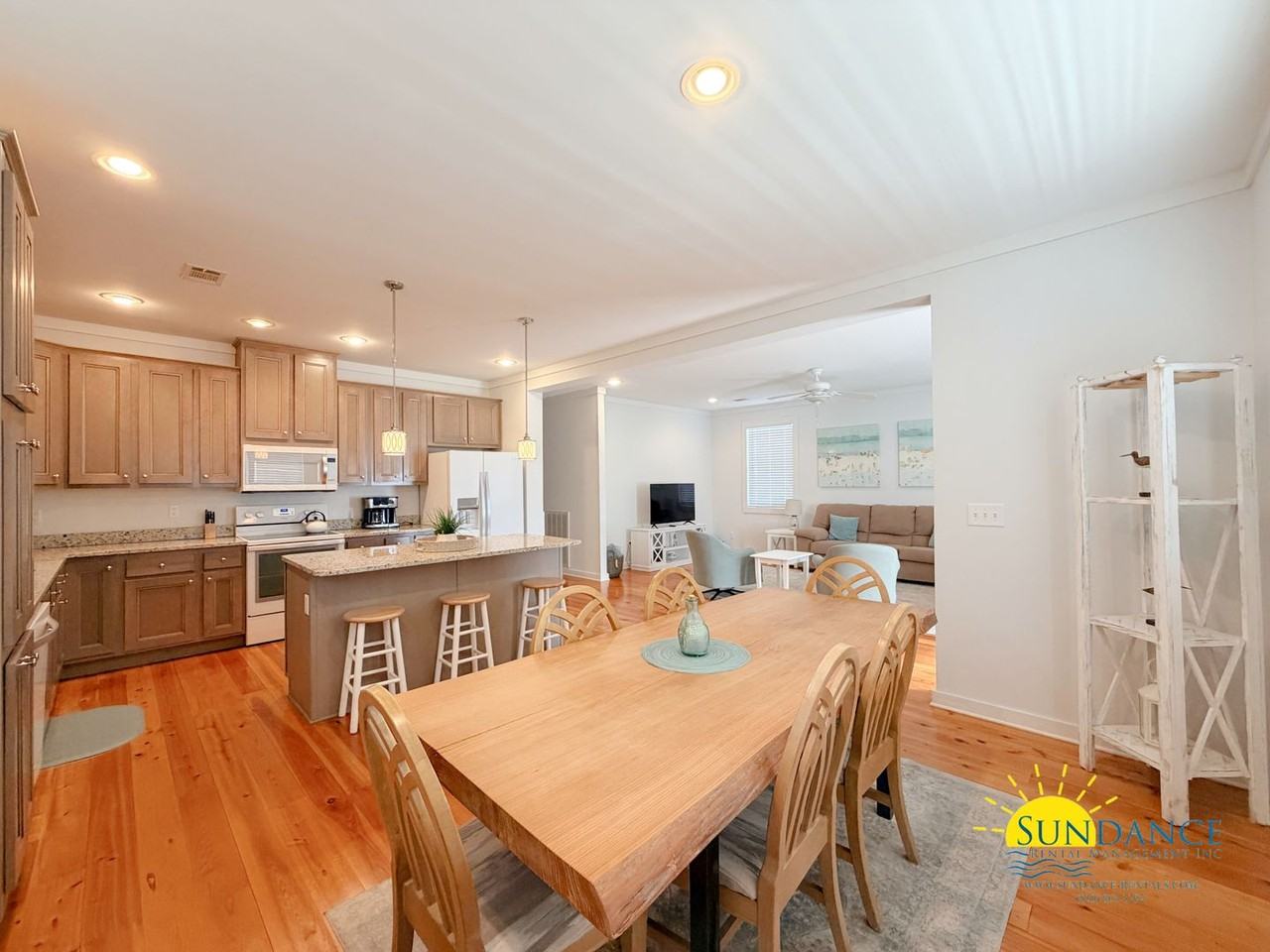 195 Maple St - Photo 6 of 33