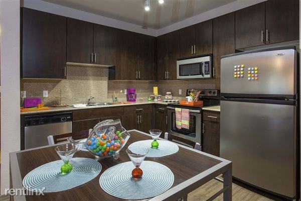 Regents - Photo 3 of 7