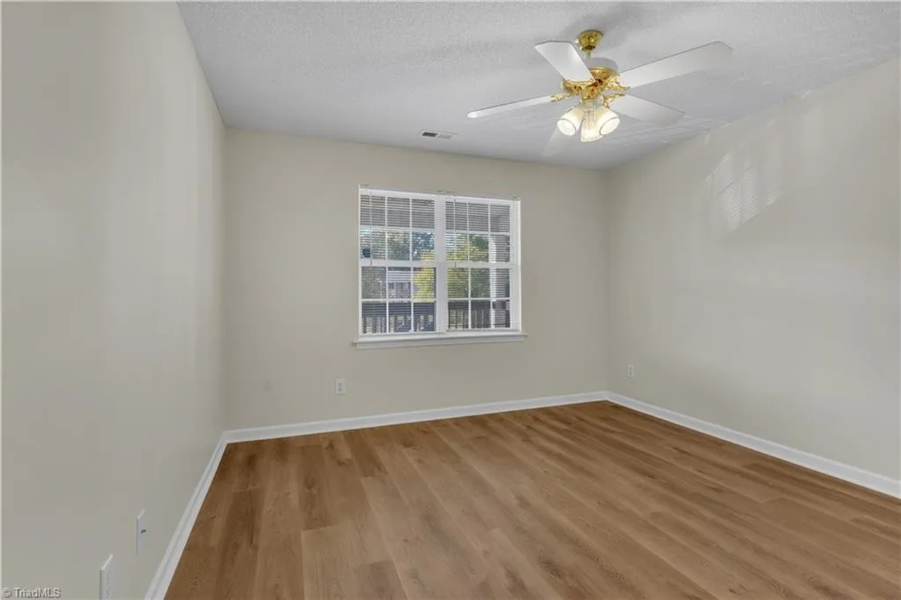 1020 Westbrook Ct - Photo 7 of 23