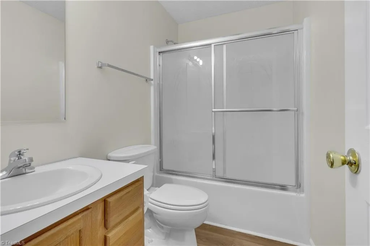 1020 Westbrook Ct - Photo 4 of 23