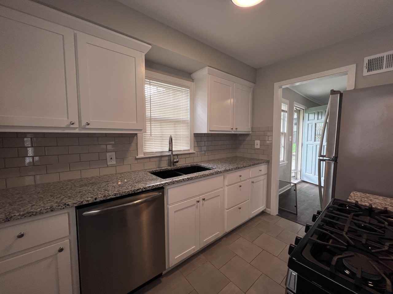 7523 Jarboe St #1 - Photo 4 of 11