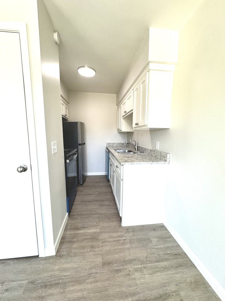3500 Mockingbird - 25 #25 - Photo 2 of 20