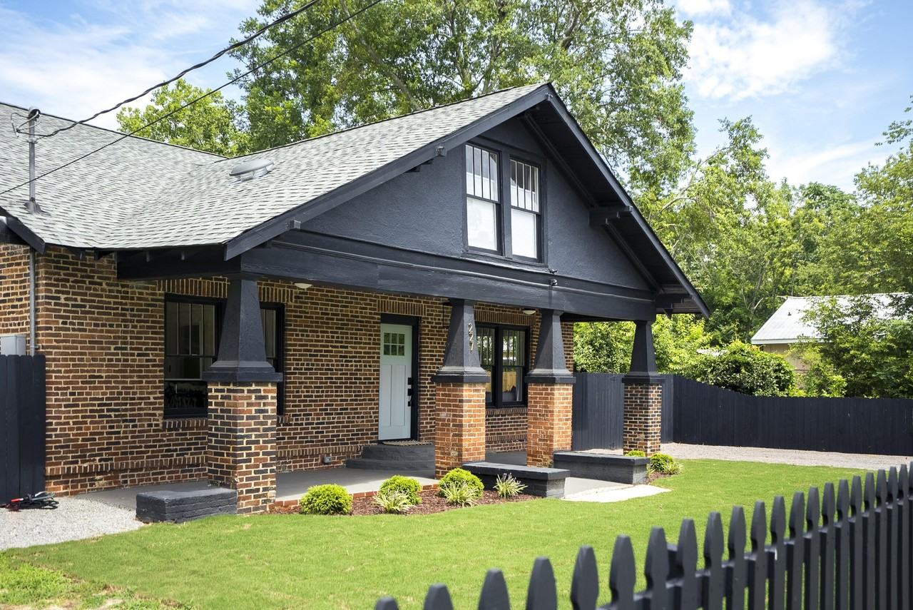 227 Kershaw St Ne - Photo 2 of 50