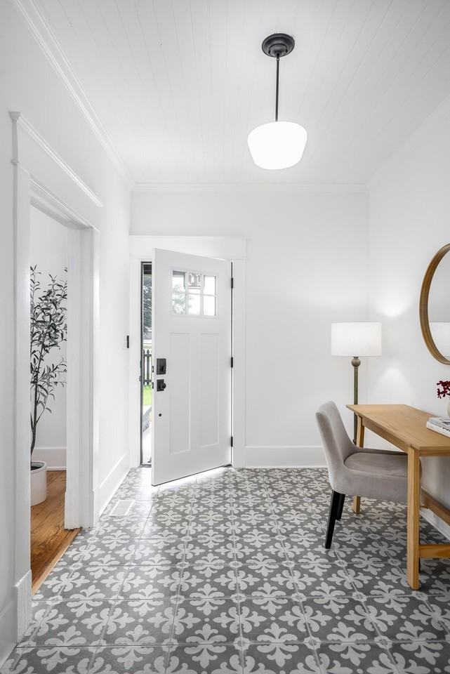 227 Kershaw St Ne - Photo 5 of 50