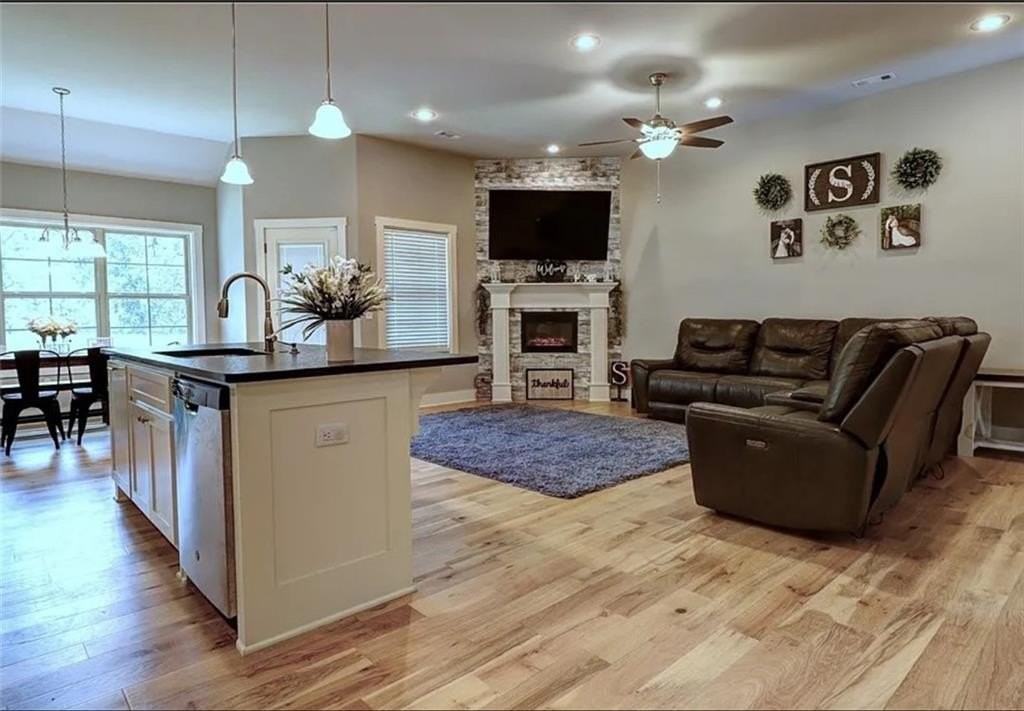 13 Kiswick Dr - Photo 2 of 18