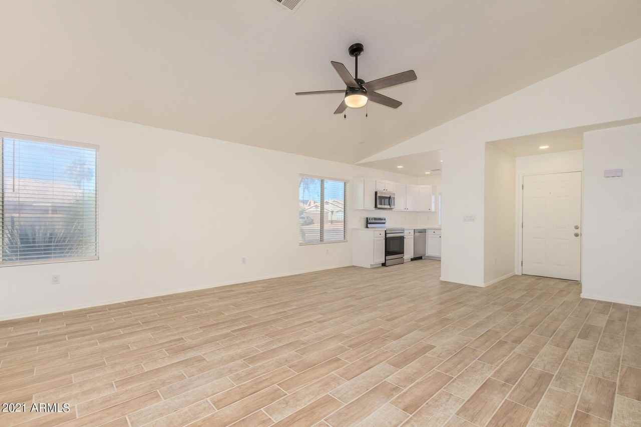 929 E Saragosa St - Photo 2 of 13