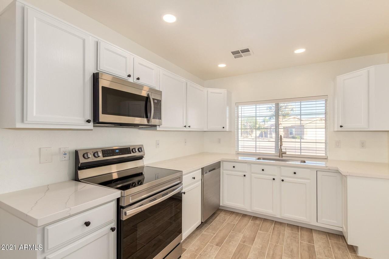 929 E Saragosa St - Photo 4 of 13