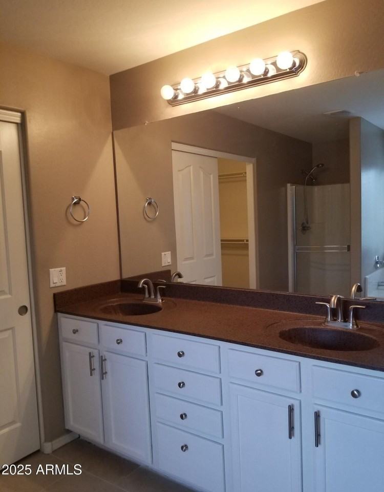 36554 W Alhambra St - Photo 4 of 11