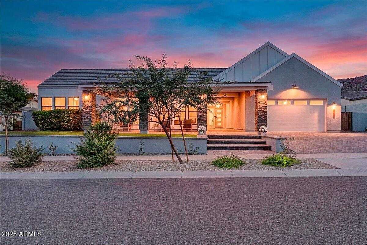 9407 S 13th Way - Photo 3 of 31