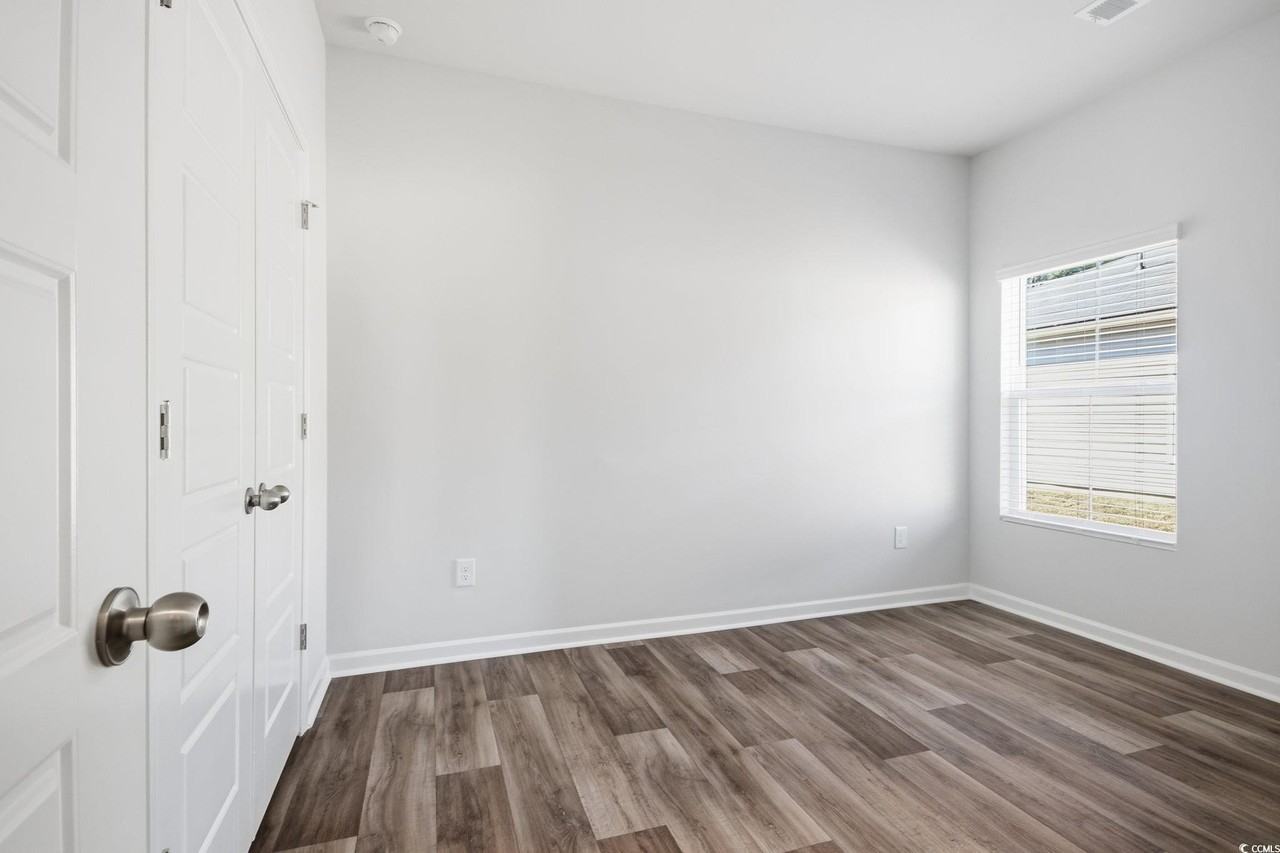 1121 Tibetan St - Photo 6 of 30