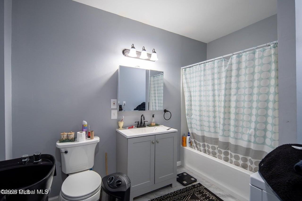 138 Main St Apt 1 #1 - Photo 7 of 8