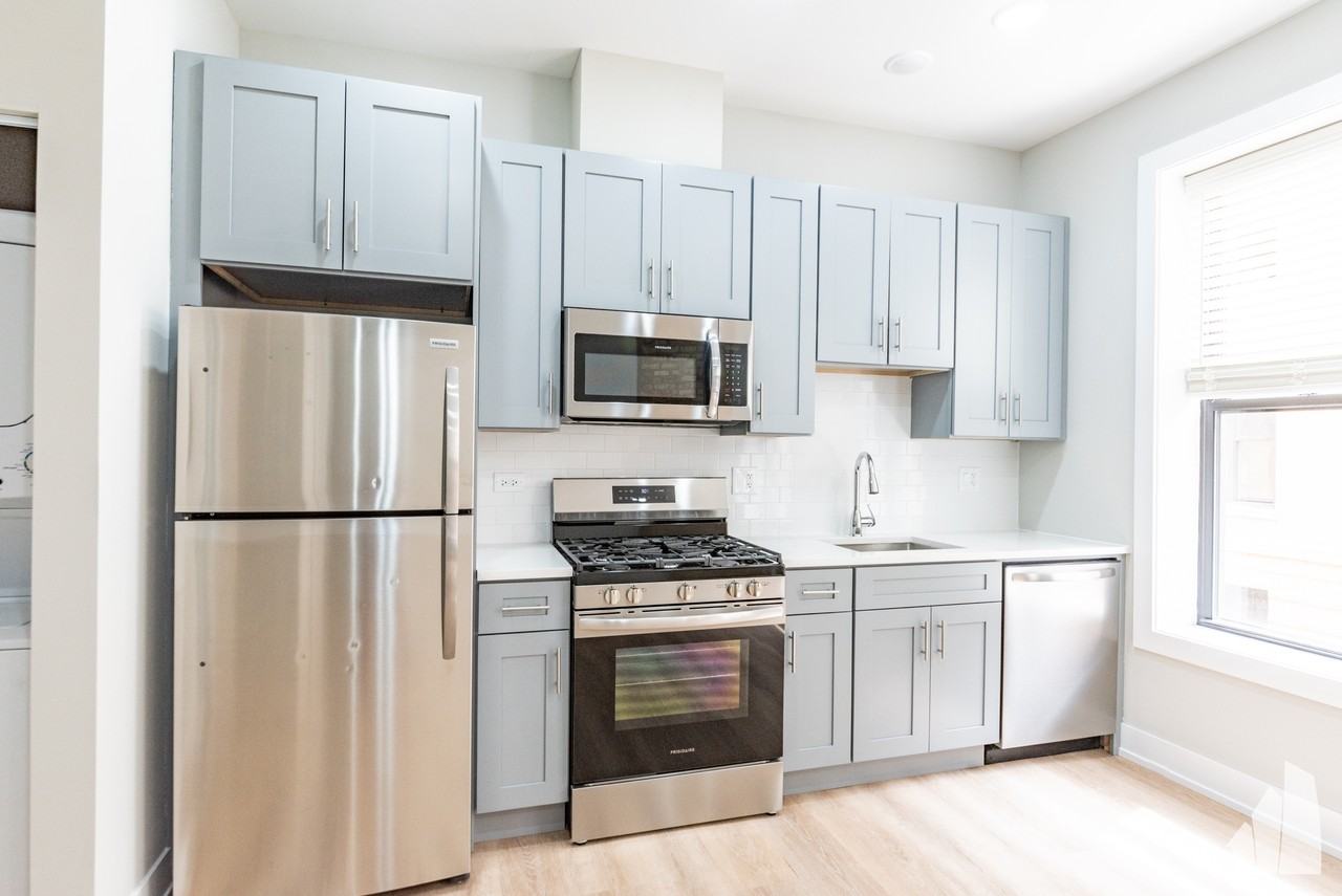 428 W Belden Ave #434-02 - Photo 4 of 13