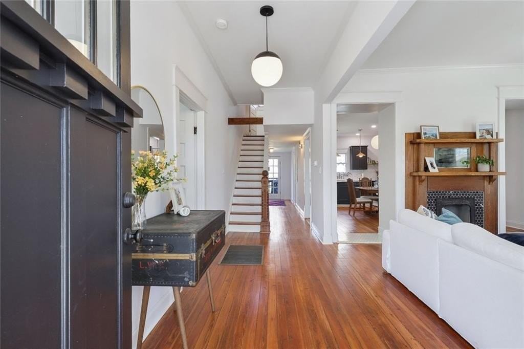 1212 Merlin Ave Se - Photo 5 of 25