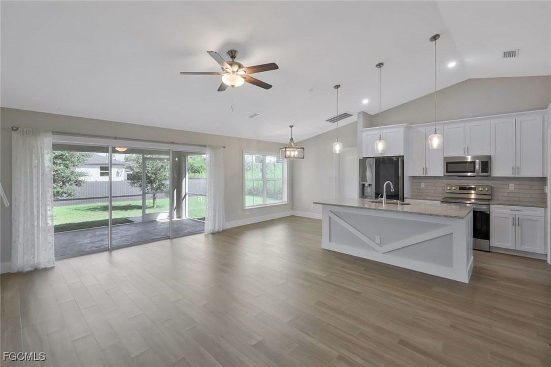 2806 22nd St W - Photo 5 of 26