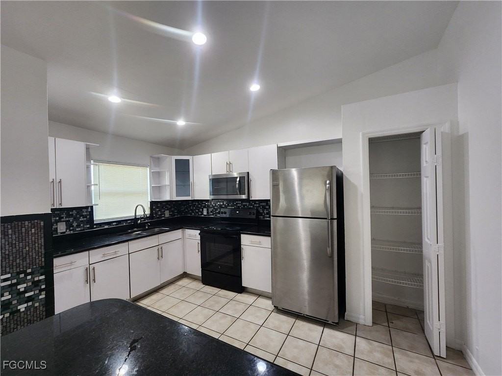 1248 Columbus Blvd Apt A #A - Photo 3 of 13