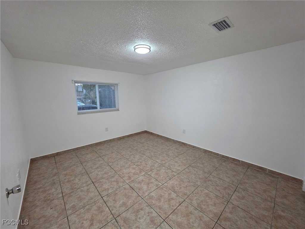 2148 Dora St Apt 11 #11 - Photo 3 of 10