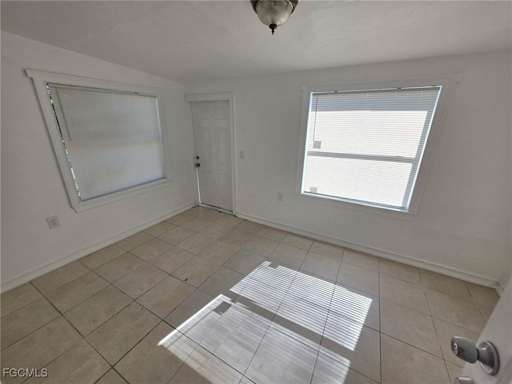 1248 Columbus Blvd Apt B #B - Photo 4 of 16