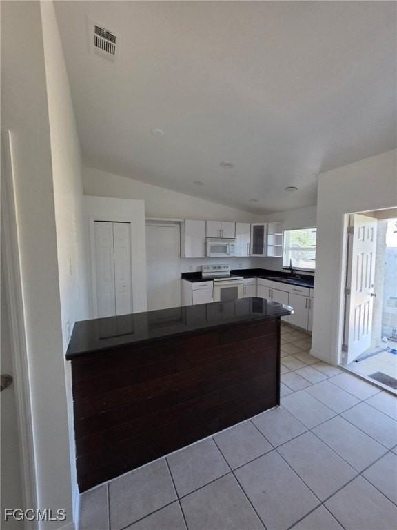 1248 Columbus Blvd Apt B #B - Photo 5 of 16