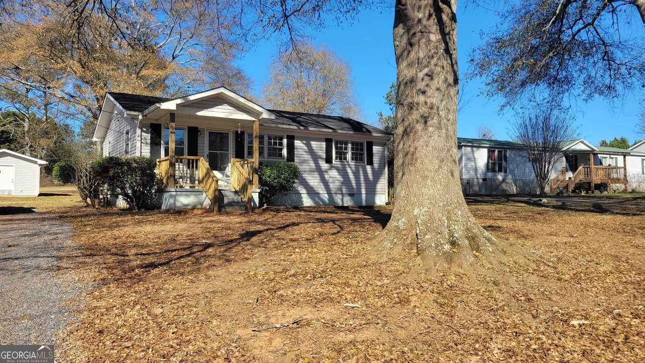 130 Bowman Rd Se - Photo 2 of 21