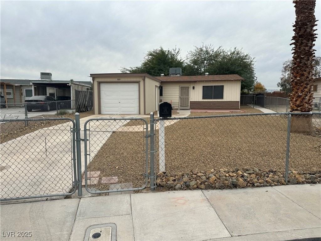 3009 Crawford St - Photo 2 of 16